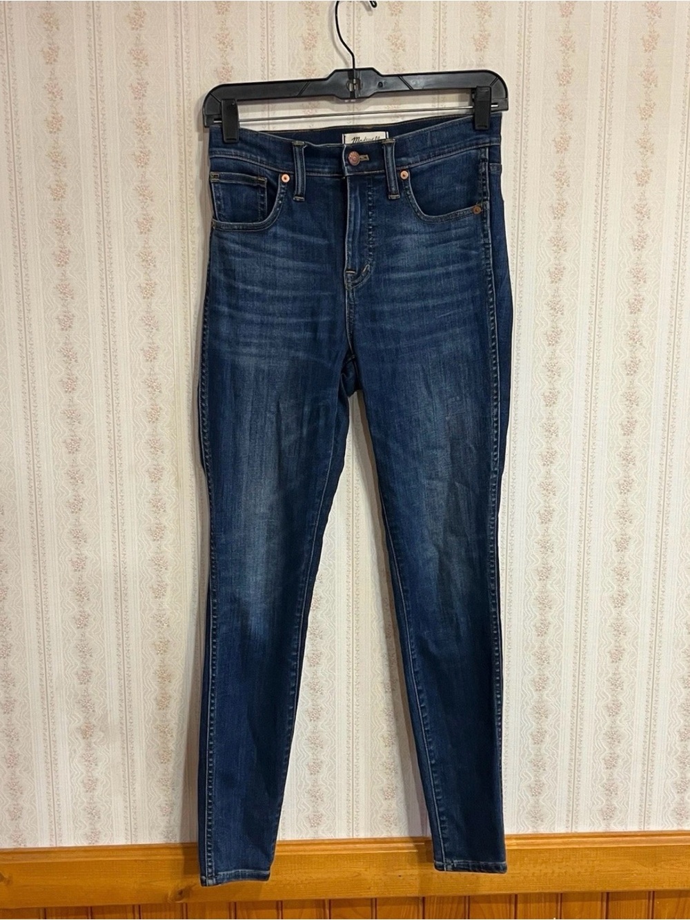 Dark Wash Women's Jeans - Blue